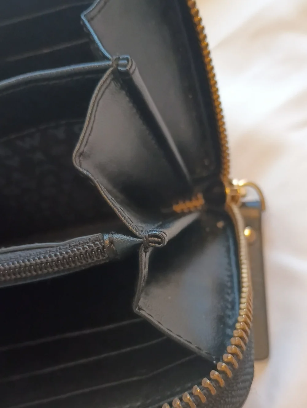 Kate spade poppy flower neda zip around wallet